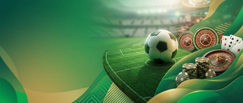 Bola de futebol no campo com roletas, fichas e cartas de cassino